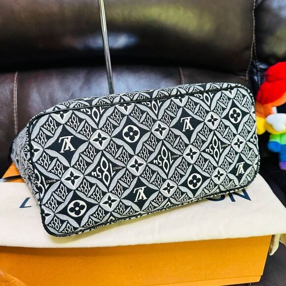 Louis Vuitton Neverfull MM Since 1854 Limited edition - Picture 9 of 15